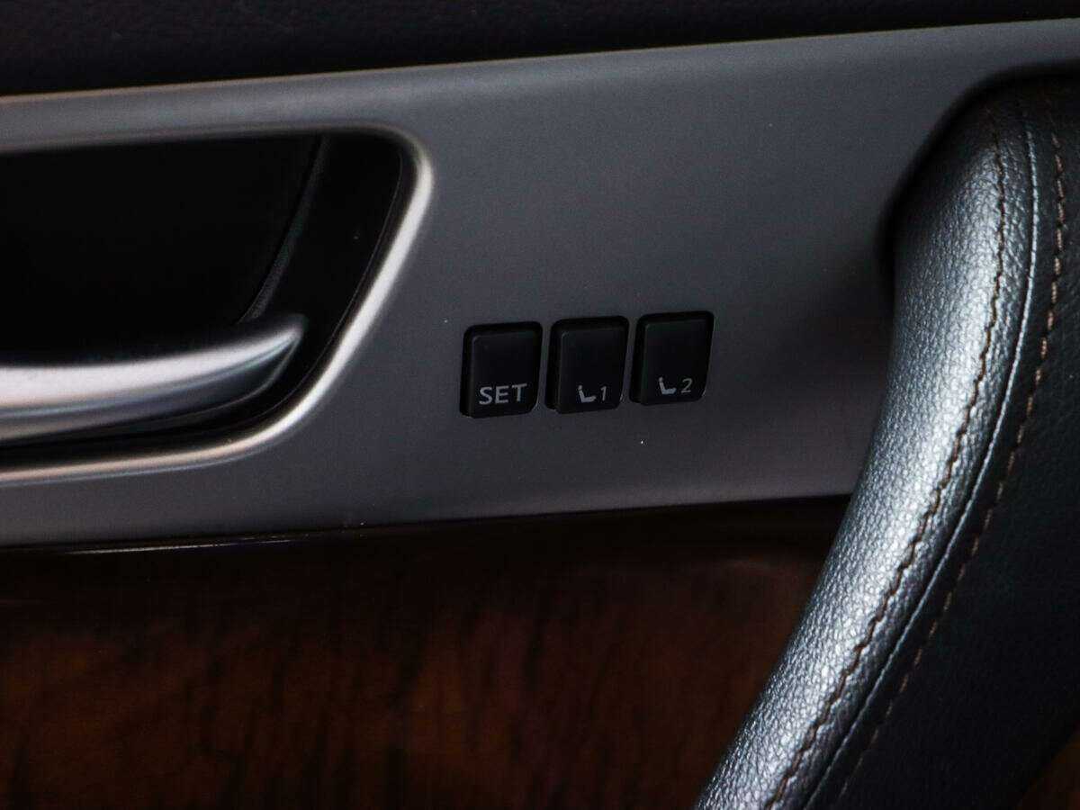 Купить Infiniti FX30d, 2013, 94 321 км, фото №18