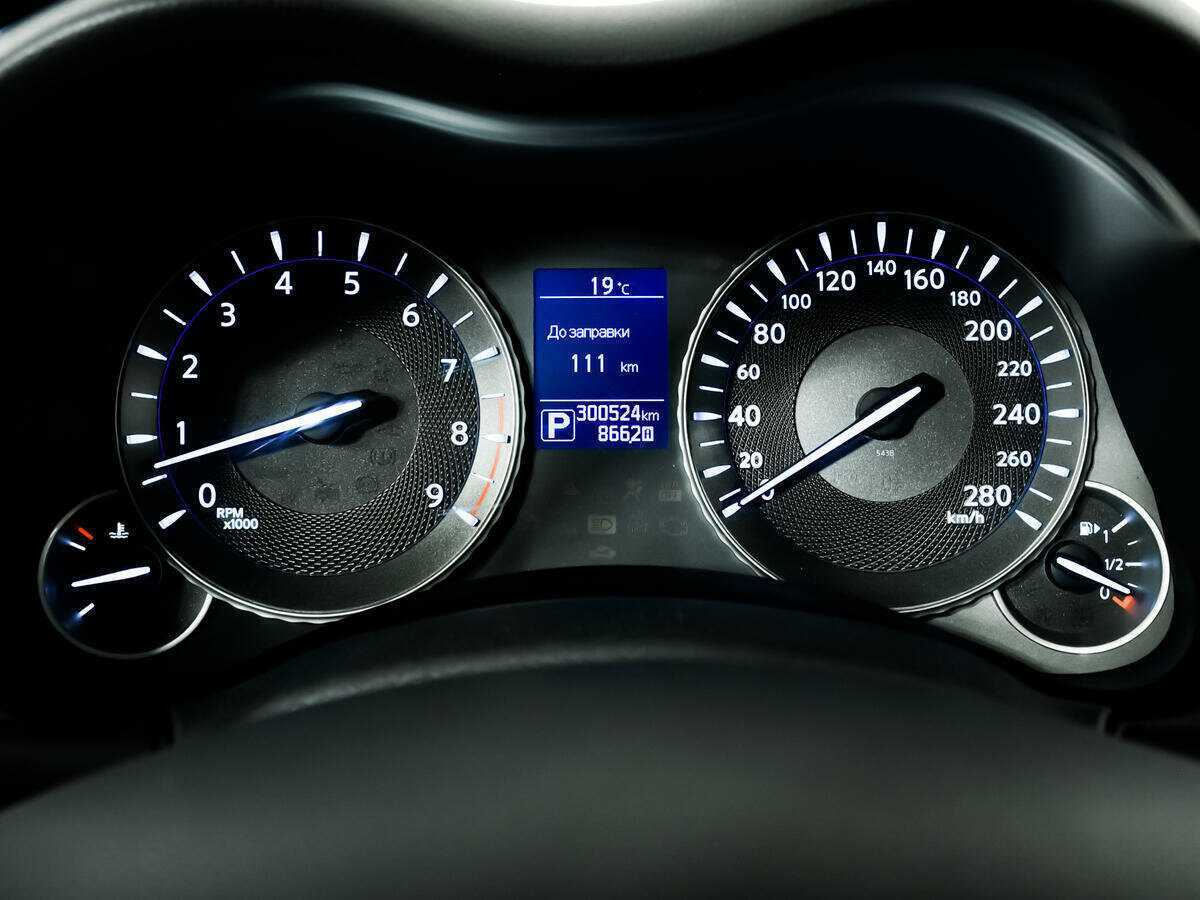 Купить Infiniti Q70, 2016, 300 524 км, фото №10