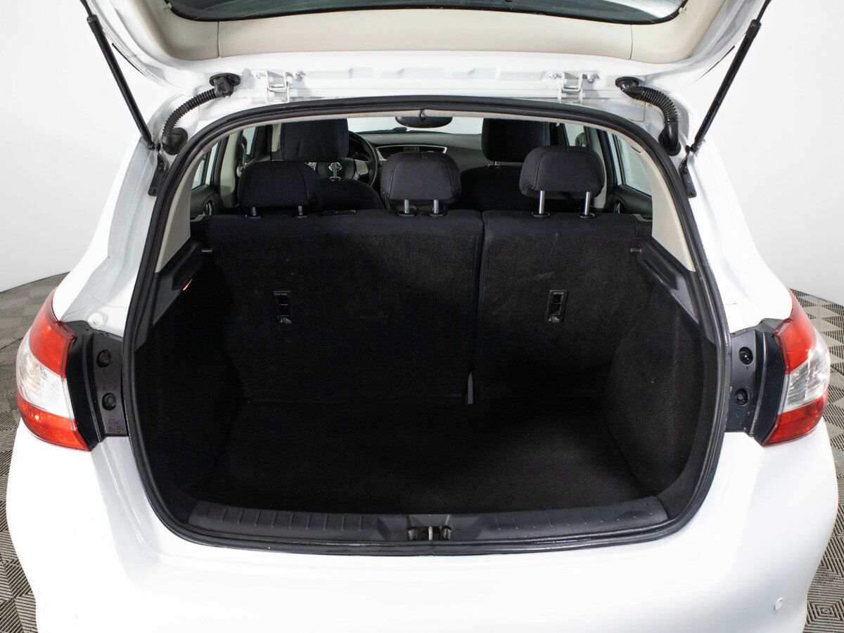 Купить Nissan Tiida II, 2015, 122 139 км, фото №7