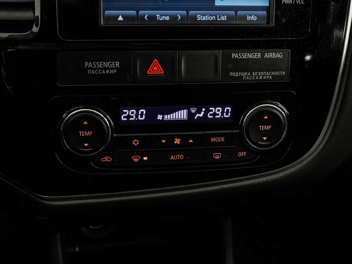 Купить Mitsubishi Outlander III Рестайлинг 2, 2016, 200 293 км, фото №13