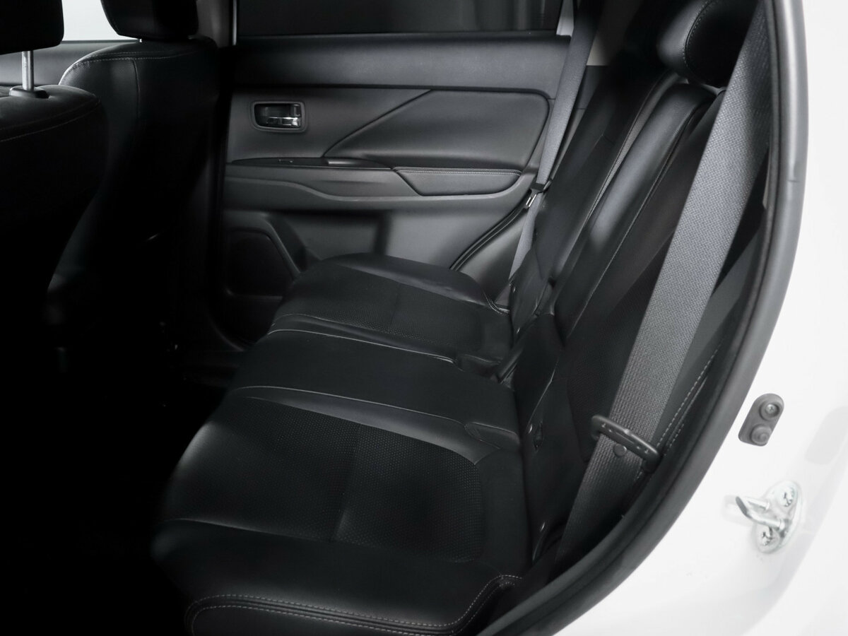 Купить Mitsubishi Outlander III Рестайлинг 3, 2018, 86 429 км, фото №10